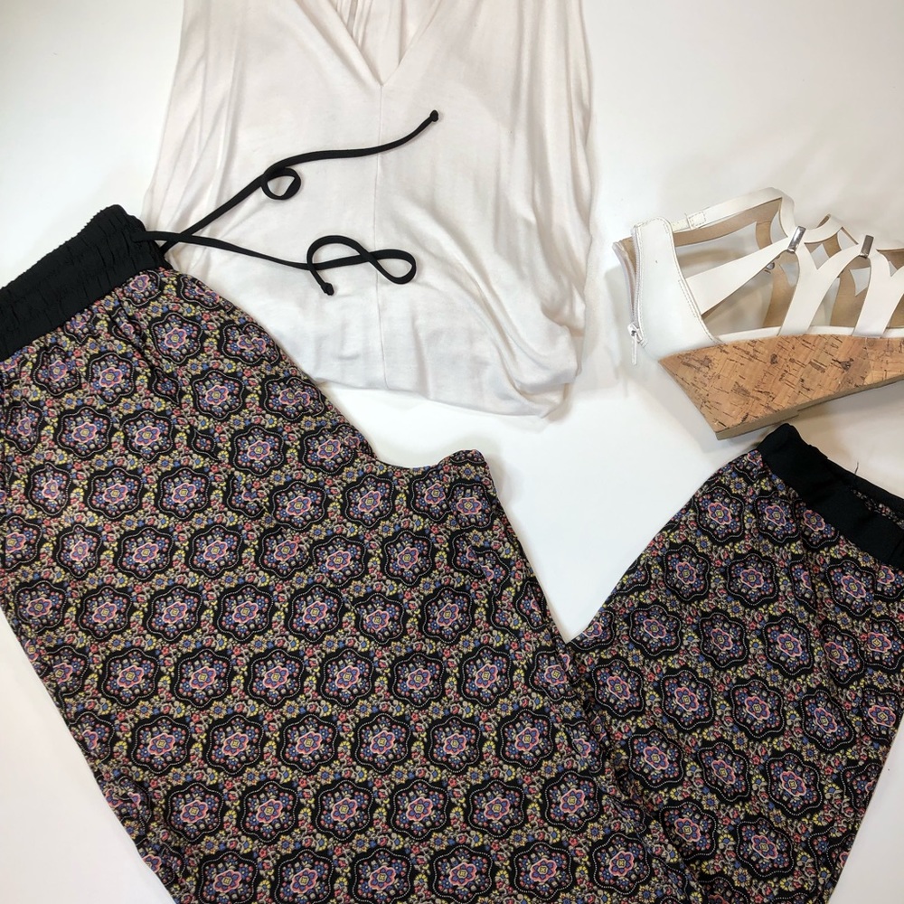 📌Patterned Jogger-like Pants